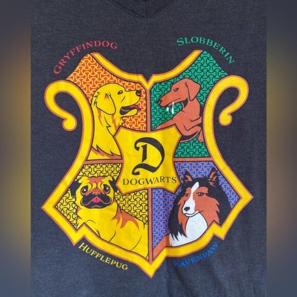 Dogwarts Harry Potter Themed Graphic Tee Shirt V-Neck Size M - Picture 2 of 6
